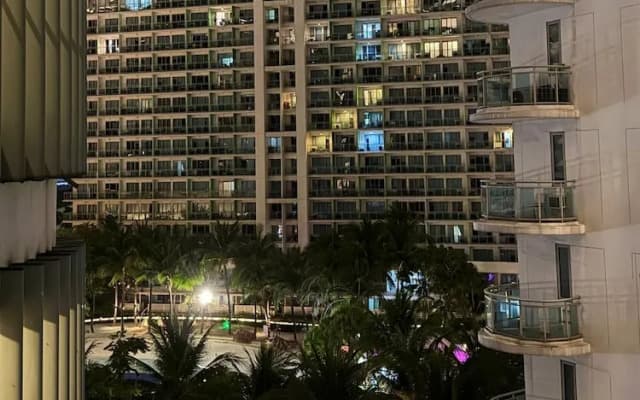Azure Urban Resort 1br-2br St Tropez
