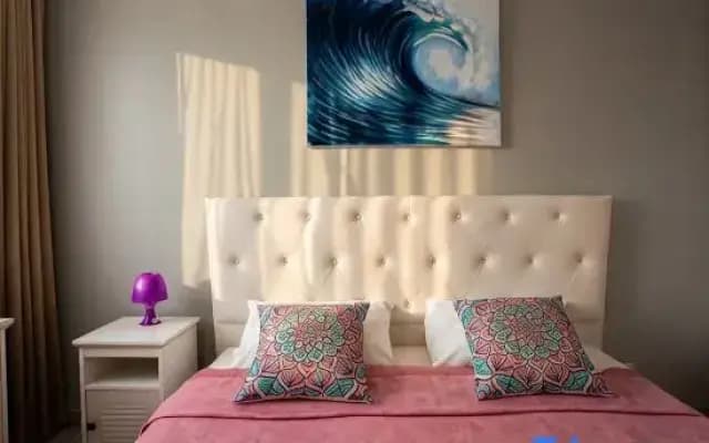Unixx Phratumnak Stylish 1-BR Free Electricity