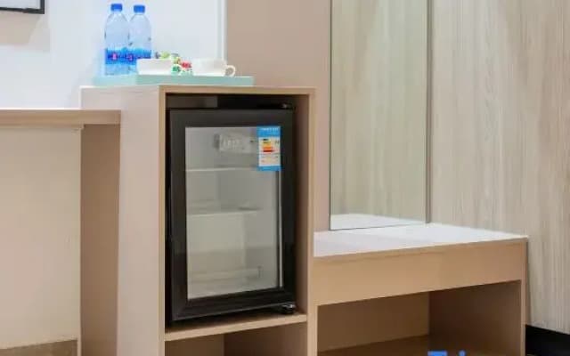 Hailingshan Whale Smart Hotel