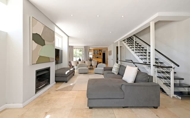 5 Bed House Pool Fresnaye Sea Point