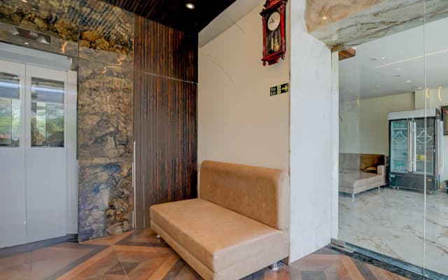 Super Townhouse Mahamrityunjay Dwar