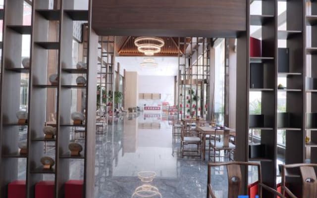 Grand Hotel Mangshi Shengshui Lake