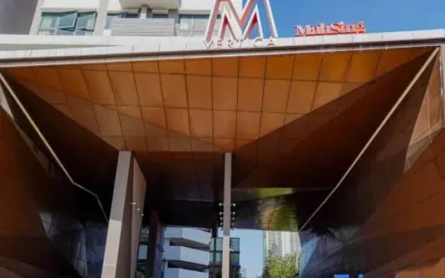 KL Modern Family Suites • 3–4BR • Walk to MRT/Mall • Infinity Pool