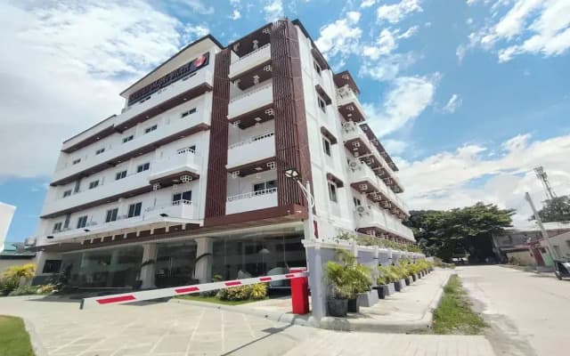 Famous Maple Hotel
