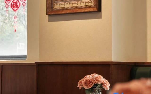 JAMES JOYCE Hotel (Qingyuan Shunying Times Square  Qingcheng Light Rail Station)