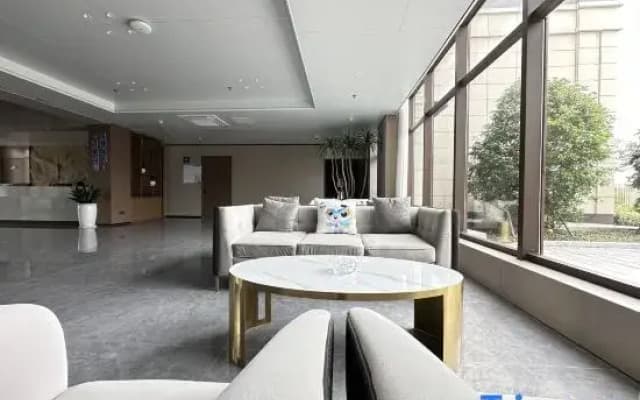 Yangzi Tianyue Hongshan Hotel
