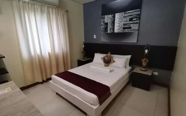 Coron Town Travellers Inn