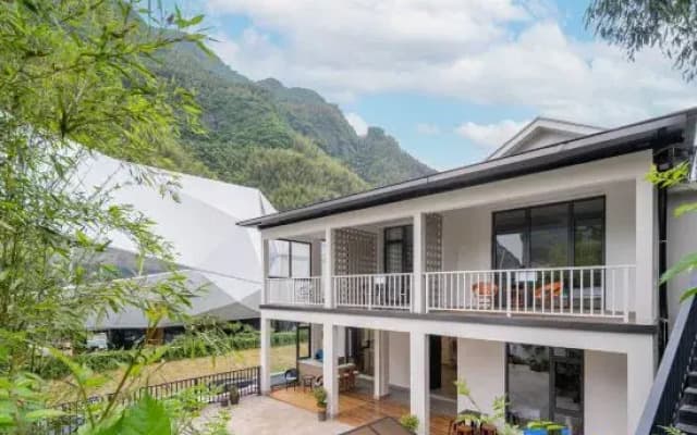 Anji Xiyu Longxiang · Parent-child Homestay with Creek Tracing and Starry Sky Swimming Pool