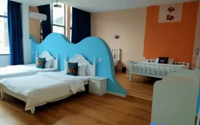 Silin Homestay (Leshan High-speed Railway Shihao Plaza)
