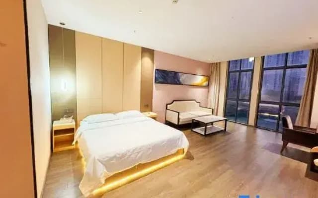 Lianhua Zhishang Hotel
