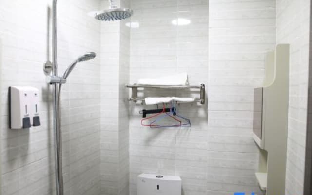 Liucheng Hongyuan Business Hotel