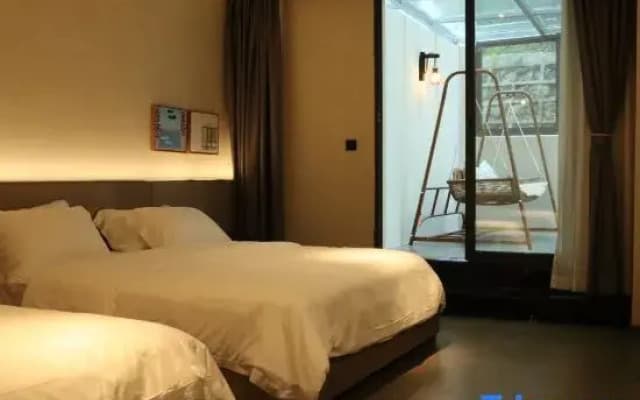 Wansheng Black Valley Black Mountain No.1 Family Homestay