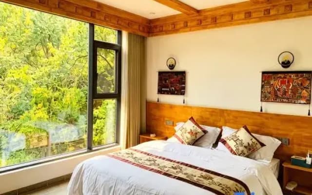 Erji Yashe Sleep by the Mountain · Forest Cottage