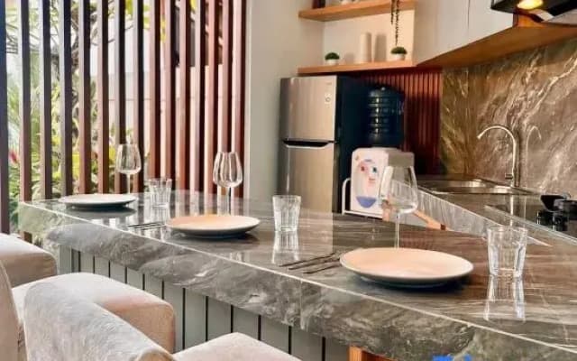 3BR Sanctuary – Rooftop & Infinity Pool - 200 Mbps