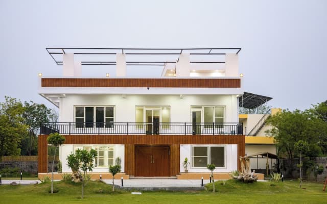 ELIVAAS 3 BHK Amber Villa With Pvt Pool