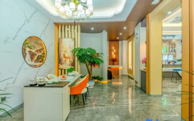 Qujing Yujin Smart Hotel (Qilin High School Branch)