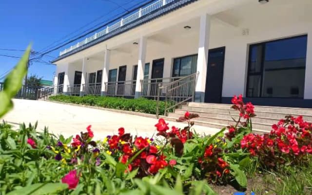 Nalati Primitive Senling Resort B&B