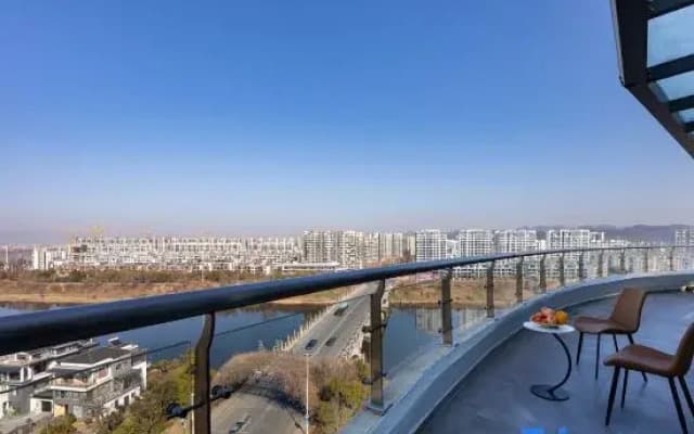 Huangshan By the River B&B