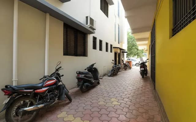 Fabhotel Ramraj Inn