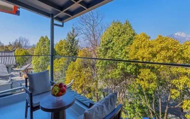 Qianshan Muxue · Sun Goldens · Yulong Snow Mountain View · Golden Snowscape Designer Lodge