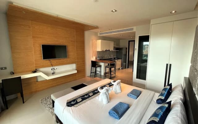 Emerald Terrace Patong by Chattha