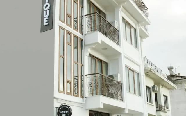 Patron Hotel