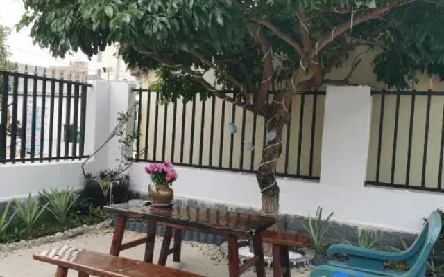 Beihai Nuanzhai Xiaoyuan Homestay (Yintan)