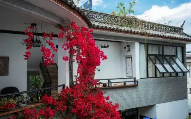 Dali Ziqing Courtyard Inn