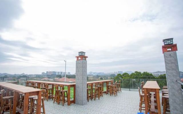 Dongshan quiet habitat banyan home stay