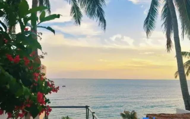 Floral Sea Courtyard Hotel/Accomodation