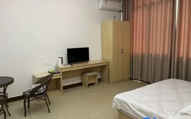 Lingchuan Maple View Hotel (Chaotian Township)