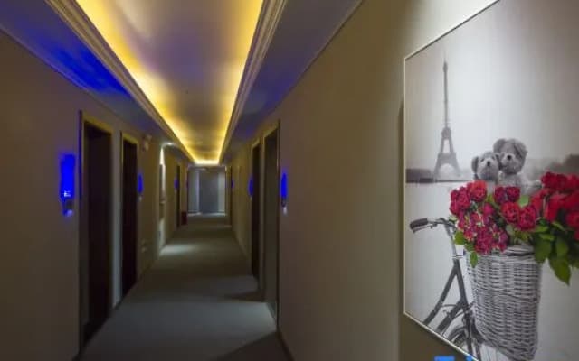 Witness Ouk Art Hotel