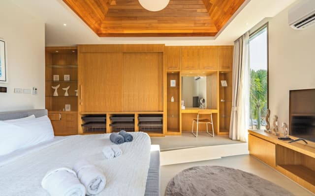 New Stunning Villa Very Modern V183