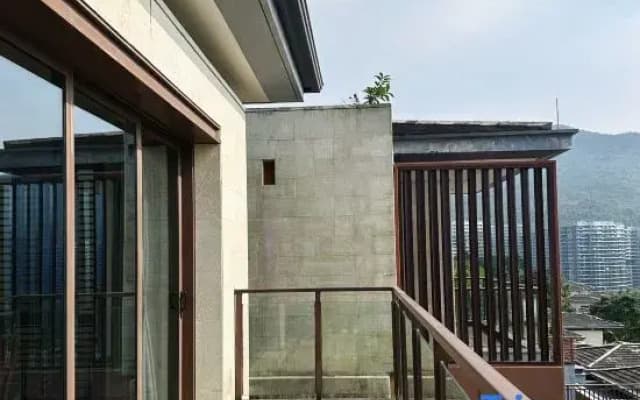 Shimei Bay | Seaview Mountain Residence for a Vacation Retreat