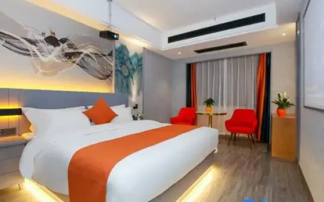 Xiangtan Junhong Business Hotel (No.2 People's Hospital)