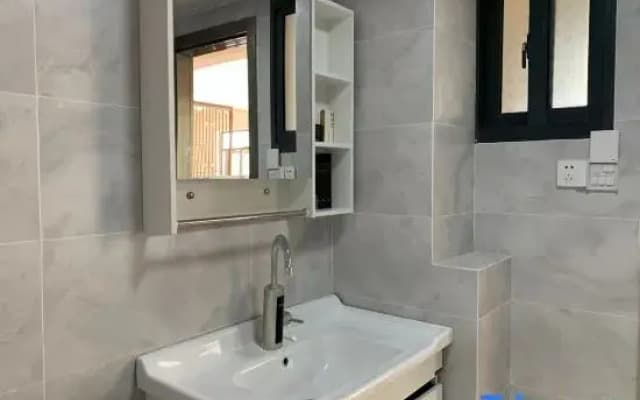 Lichuan High Speed Railway Station Huochai Share Penthouse Duplex Homestay