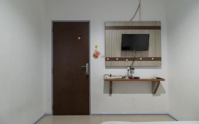 KoolKost near Diamond City Mall Batam (Minimum Stay 6 Nights)