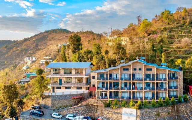 Himalayas Resort by The Lake Hill
