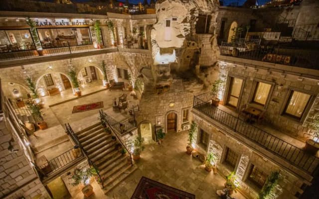 Zara Cave Hotel +10