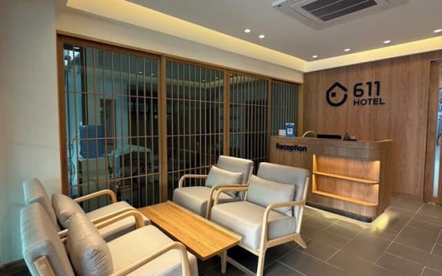 611 Hotel
