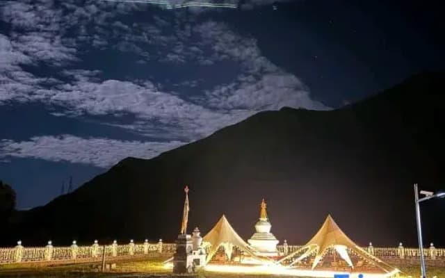 Xingye Snow Mountain Courtyard (Xinduqiao Town)
