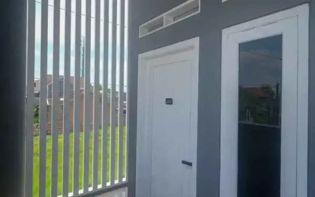 RedDoorz Near Laweyan Gentan