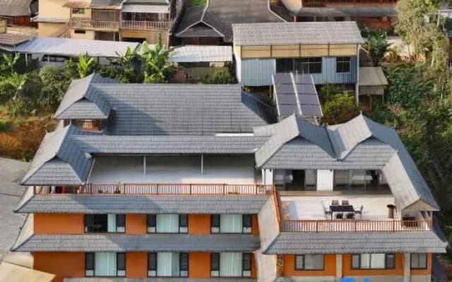 Sea of Clouds at Sun | Leisure and Holiday Courtyard
