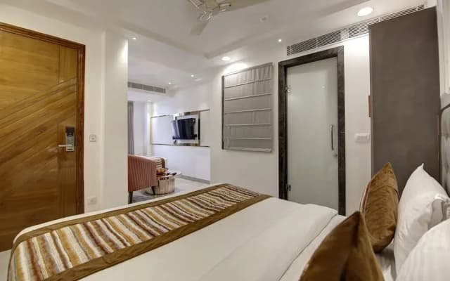 Hotel Kaca Inn - Near New Delhi Railway Station & Connaught Place