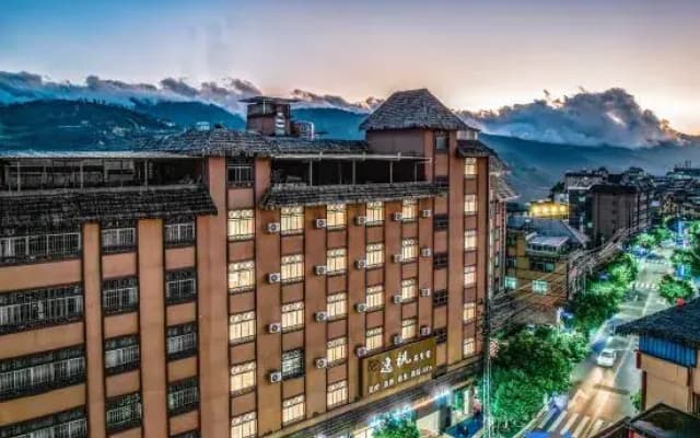yi feng hotel