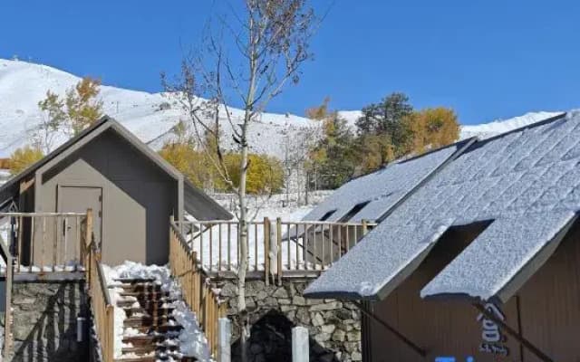 Altay Burqin Hemu Sanbaisuo Homestay (Hemu)