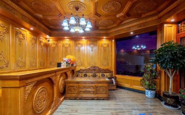 Shangri-La Cangyige Homestay (Dukezong Ancient City Guishan Park)