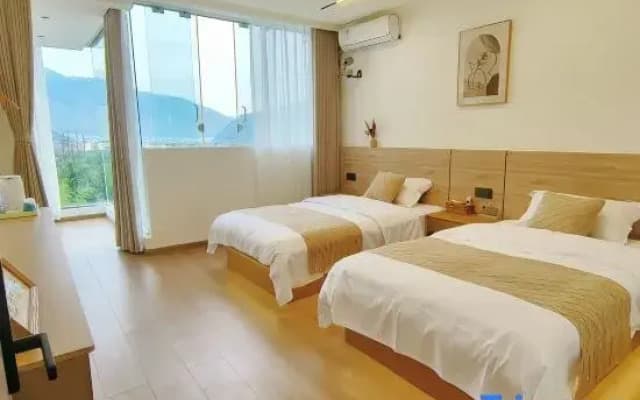 Yueer Hotel