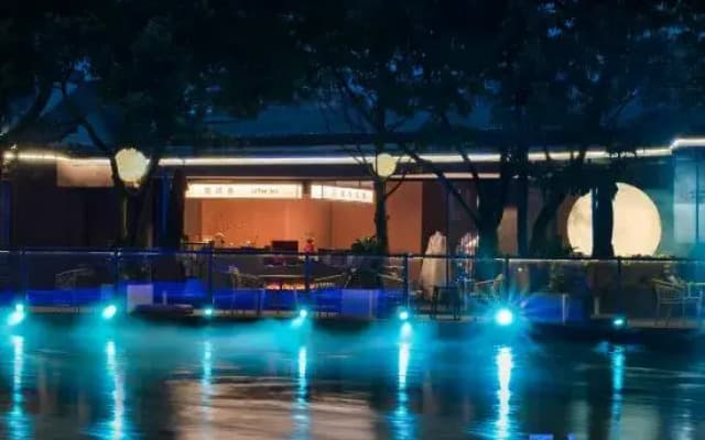 Hidden Cloud Villa · Qingcheng Cliff Hot Spring Resort (Dujiangyan Scenic Spot)
