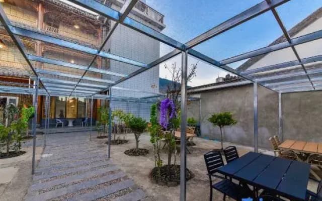 There is a worry-free inn by the sea (Erhai store)